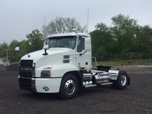 Mack Truck Day Cab - Single